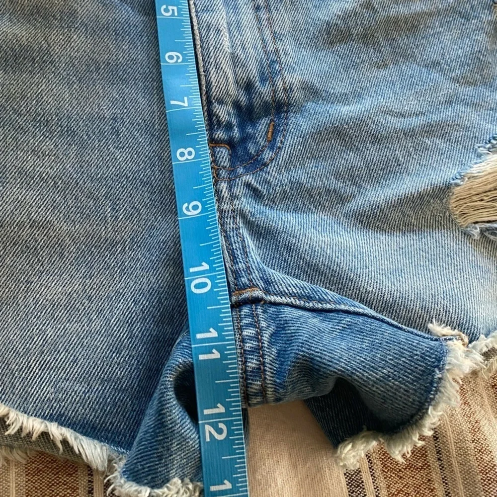Madewell Distressed Relaxed Denim Shorts 24